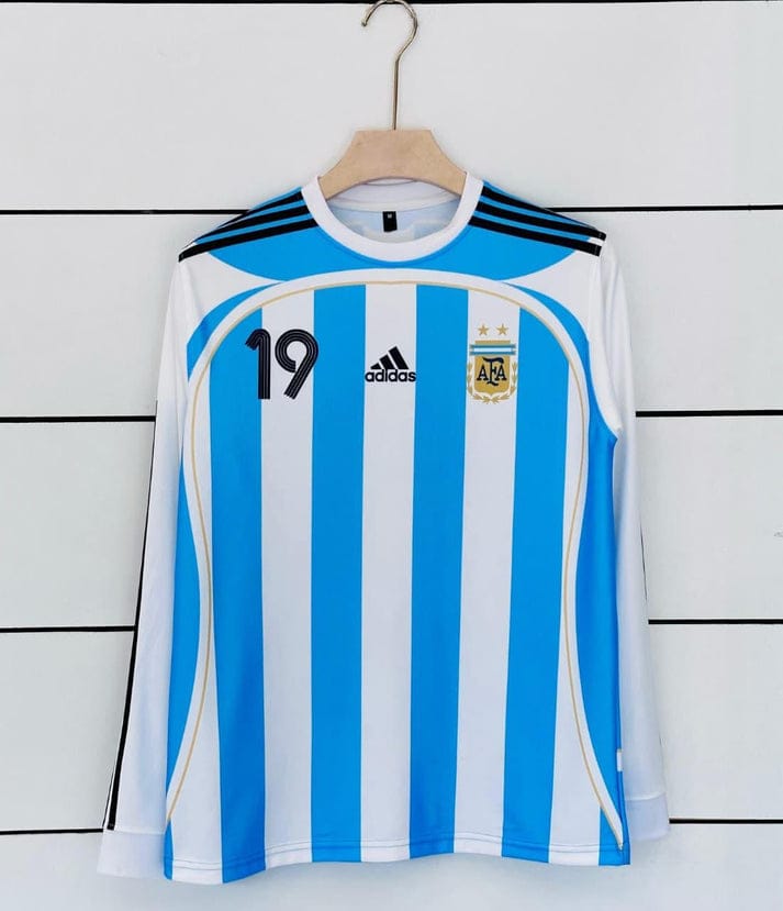 Argentina 2005 06 Home Kit Messi at vamstore | Full Sleeve Retro